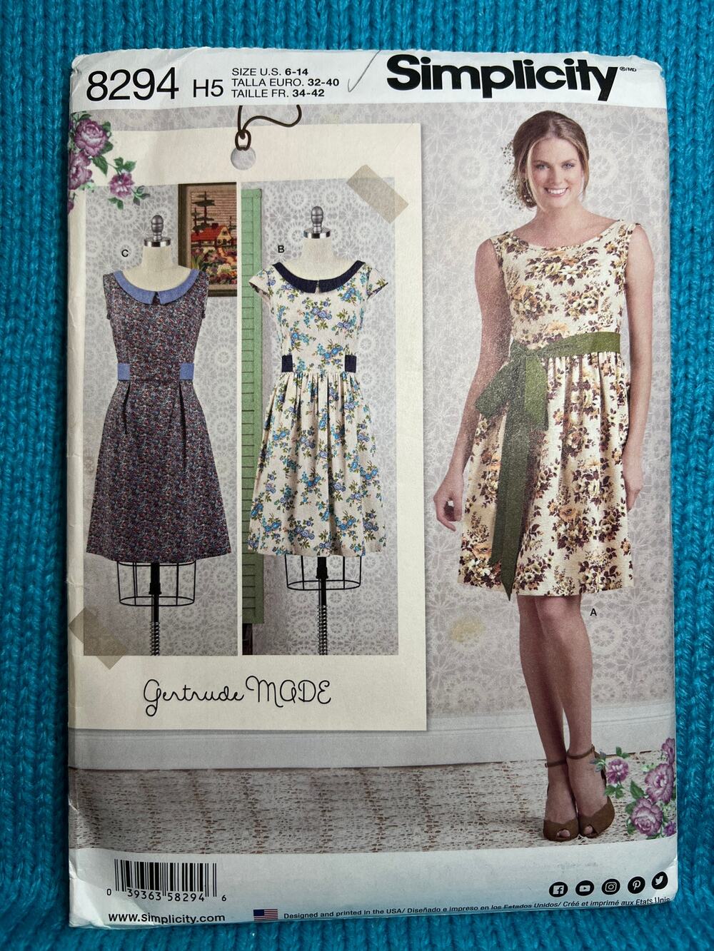 Simplicity 8294 pattern dress fit and flare size 6-14